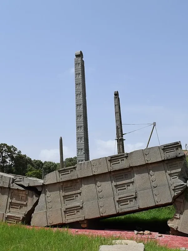 4f3cd458b51a7a81fd_1280px-Obelisk_of_Aksum_Remains4